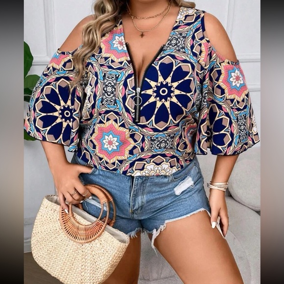 Boho mandala print half zip cold shoulder blouse - Picture 4 of 7